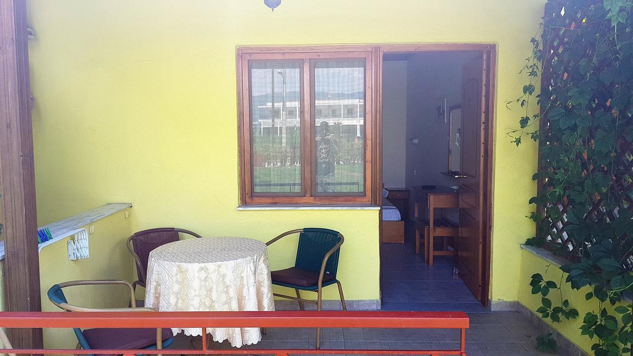 Lotos Apartments Ставрос Екстериор снимка